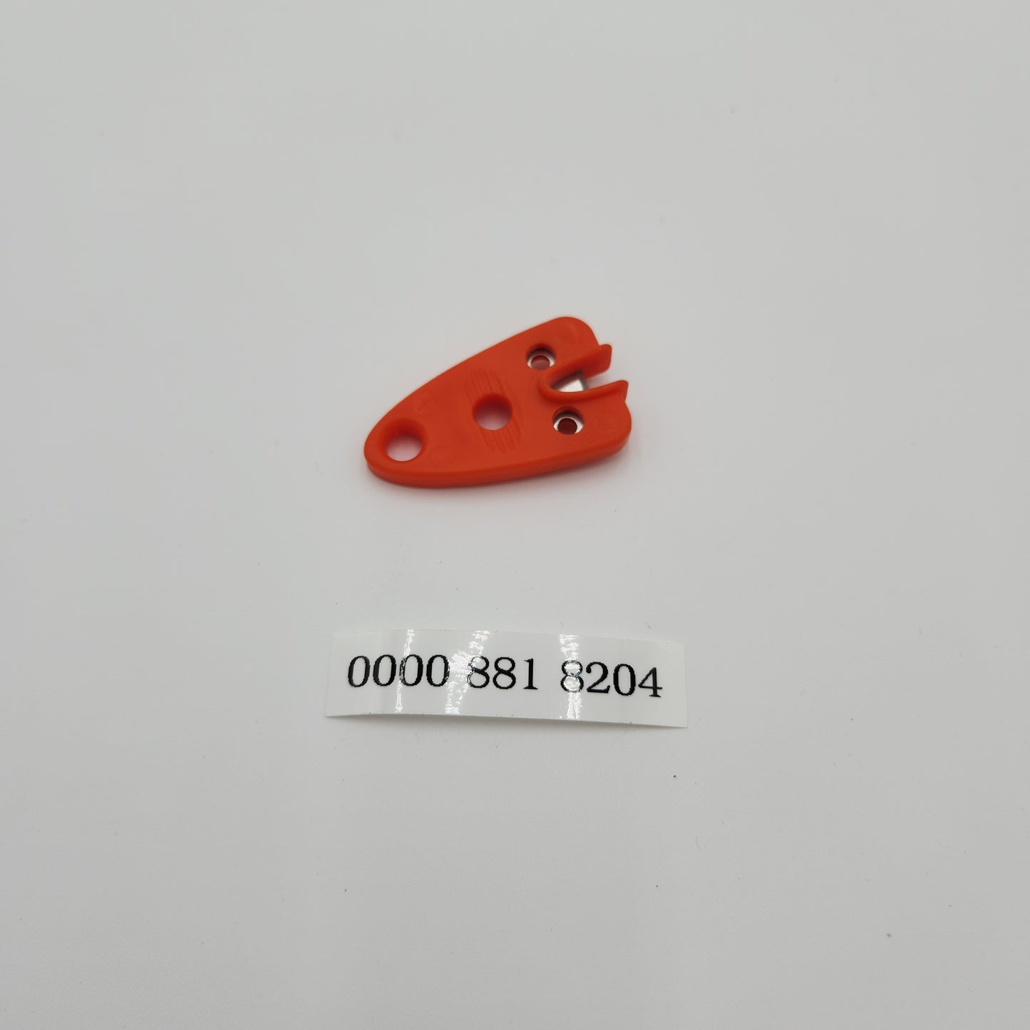 0000 881 8204